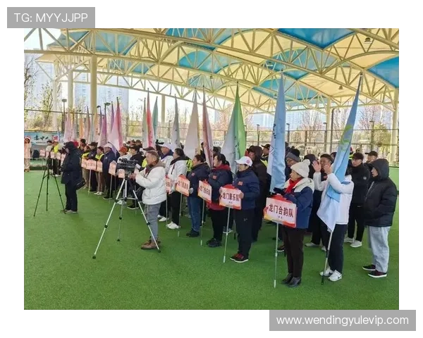 重庆超级联赛鏖战连连逆转不断激情四溢赛场精彩纷呈 重庆超级联赛鏖战连连逆转不断激情四溢赛场精彩纷呈